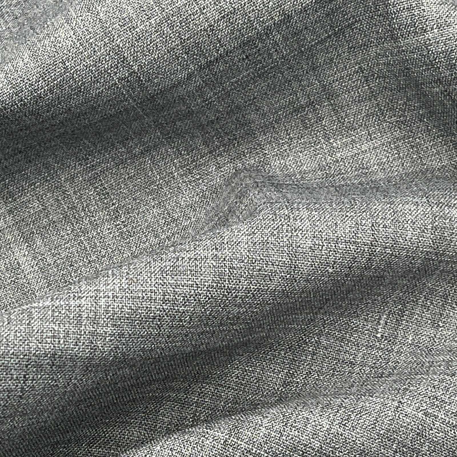 74003 生地アップ画像 ドレープ性とハリ感が特徴